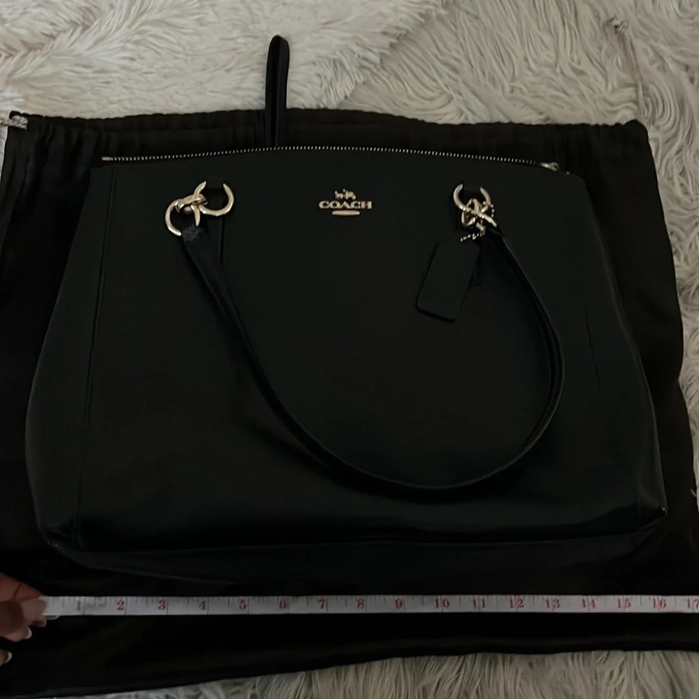 COACH Large Carryall with Wristlet and Strap EUC - Picture 6 of 8